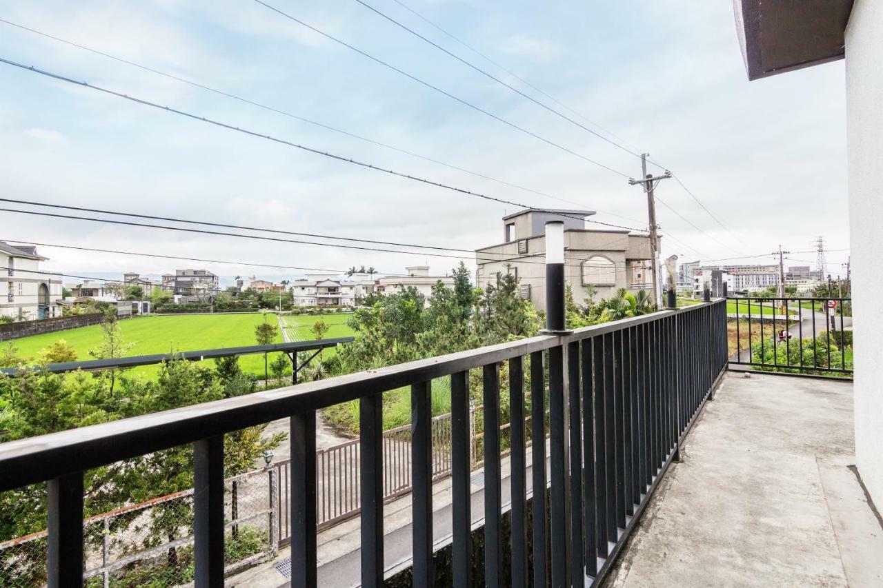 โซมู บีแอนด์บี Apartment Yilan ภายนอก รูปภาพ